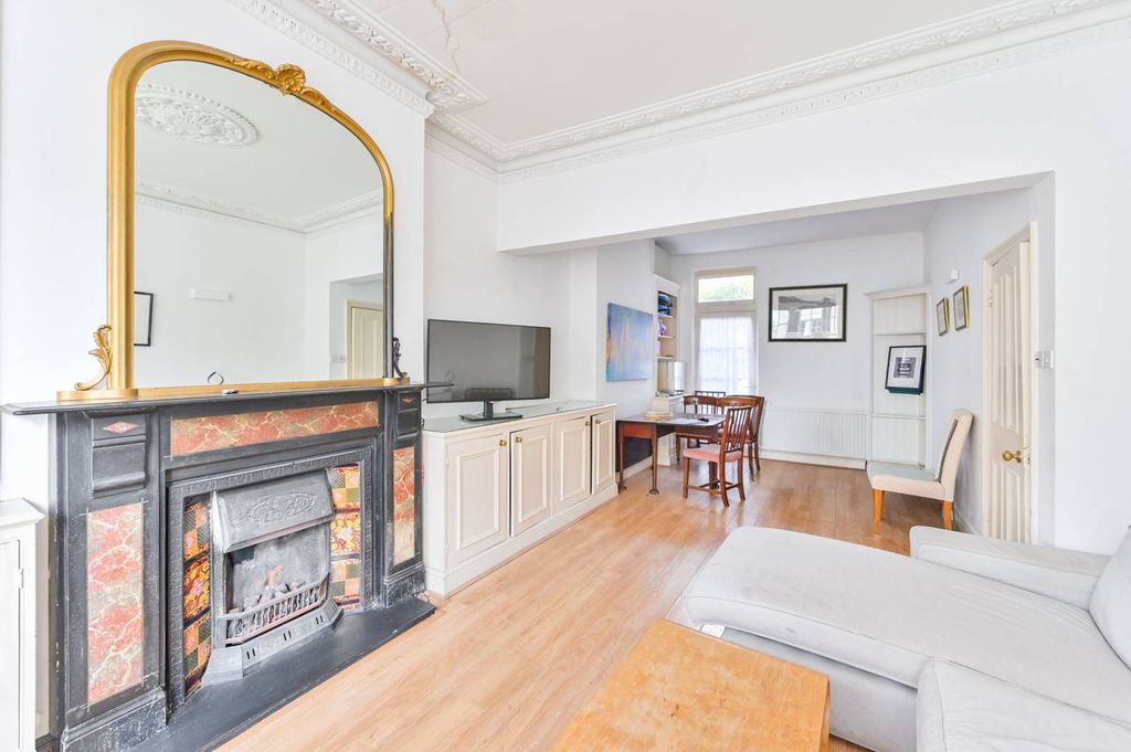 Property photo 2 of 9