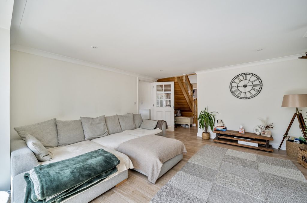 Property photo 2 of 20 1334585-7-689383Fc52703
