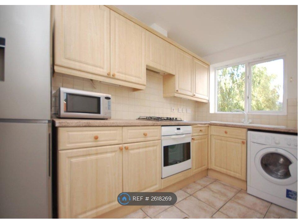 Property photo 3 of 7 Kitchen