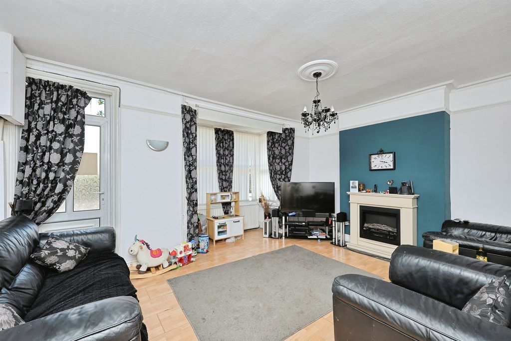 Property photo 3 of 13