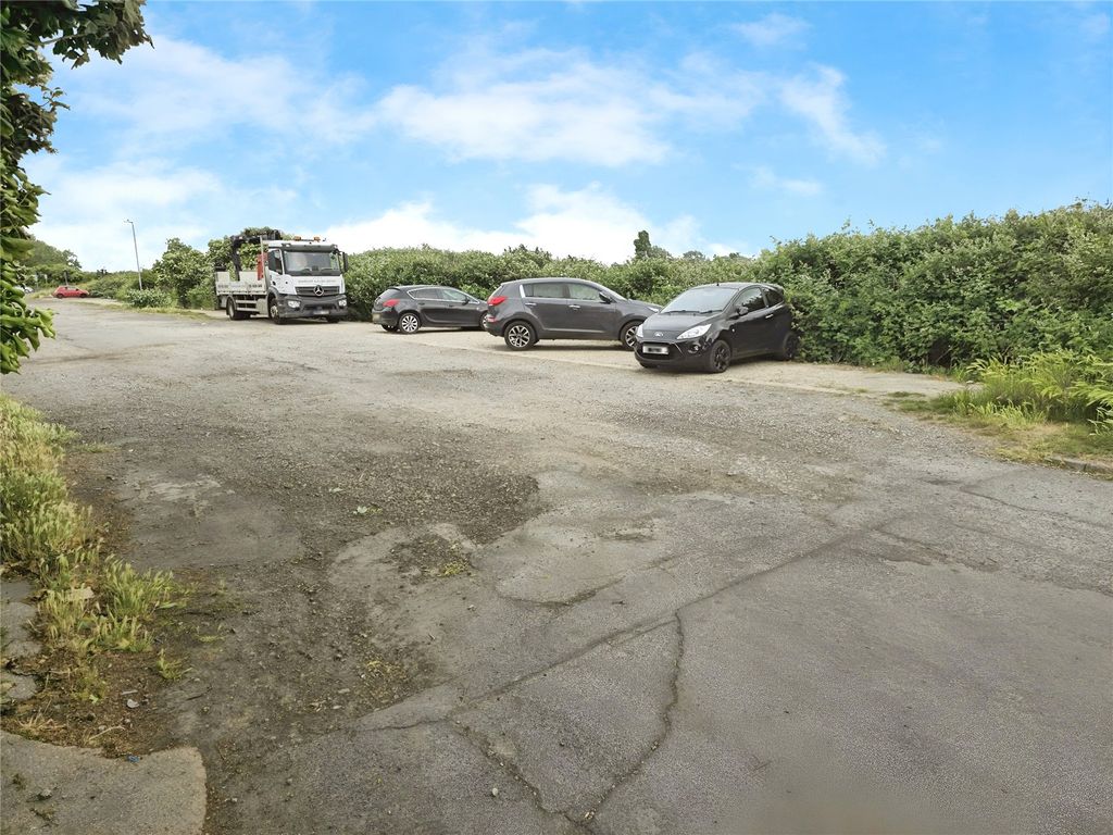 Property photo 2 of 22 Picture No. 24