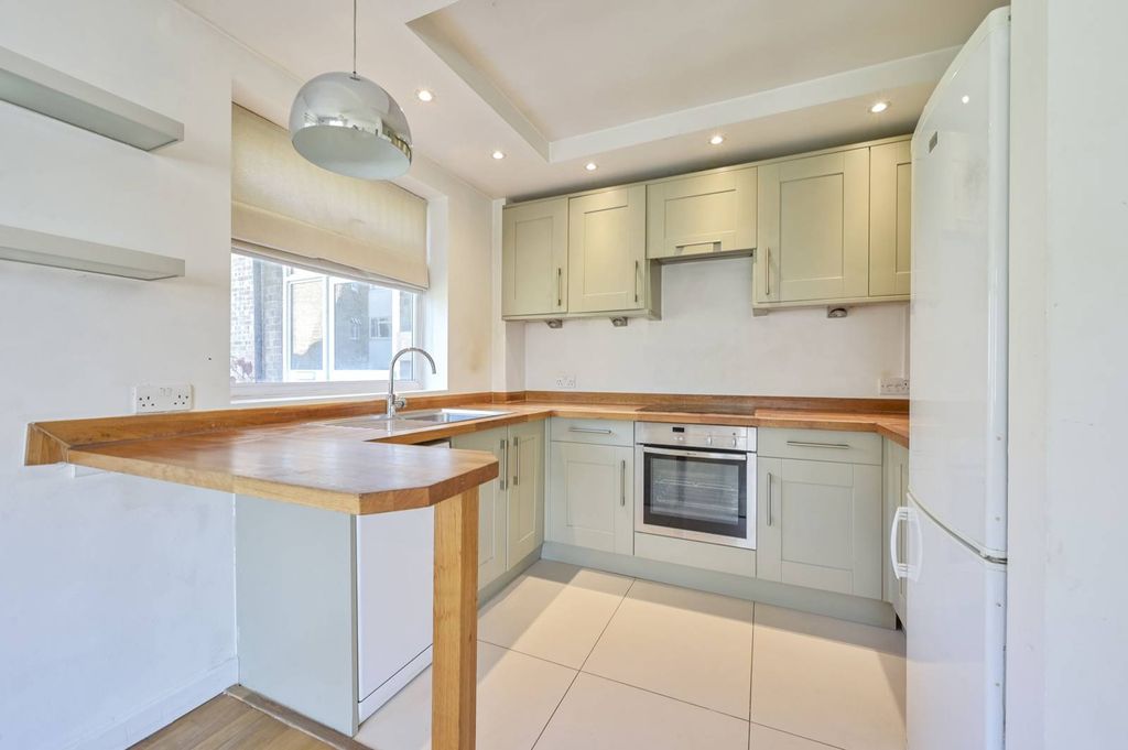 Property photo 2 of 9