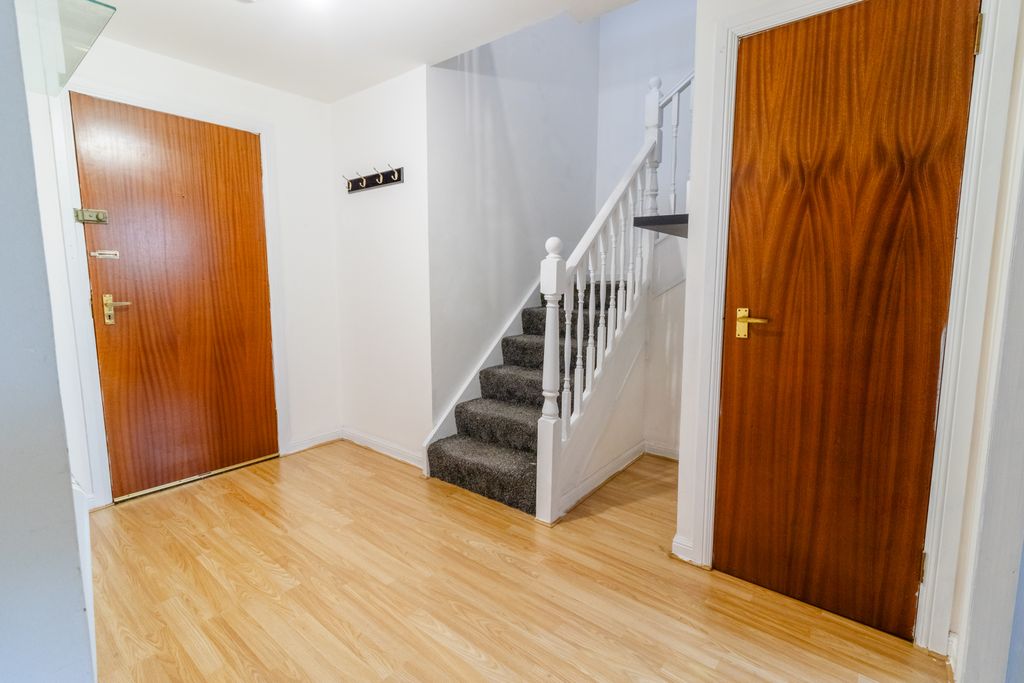 Property photo 3 of 17 Hallway