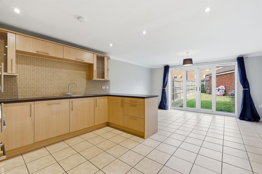 Property photo 2 of 19 Kitchen Diner