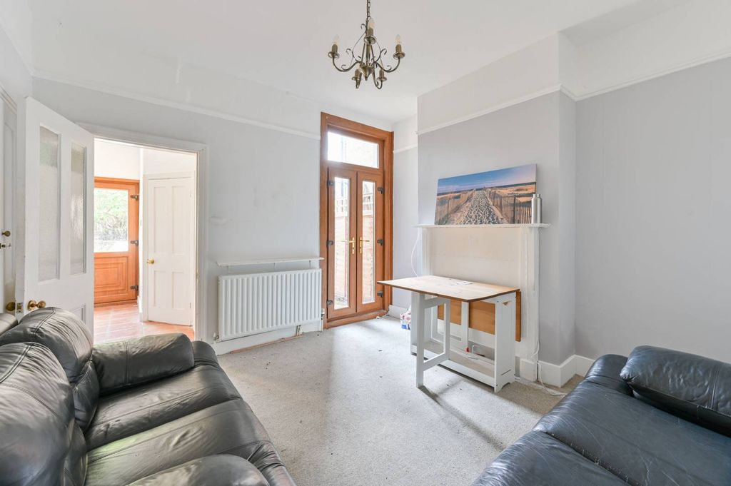 Property photo 3 of 10