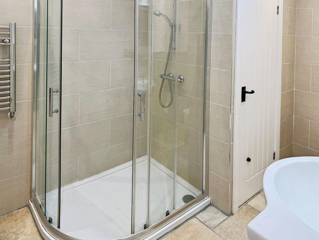 Property photo 3 of 13 1E184A93-9.Jpg