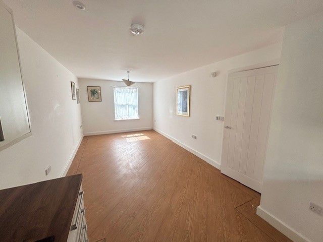 Property photo 2 of 5 Living Room