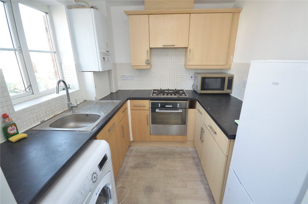 Property photo 3 of 8 Picture No. 13