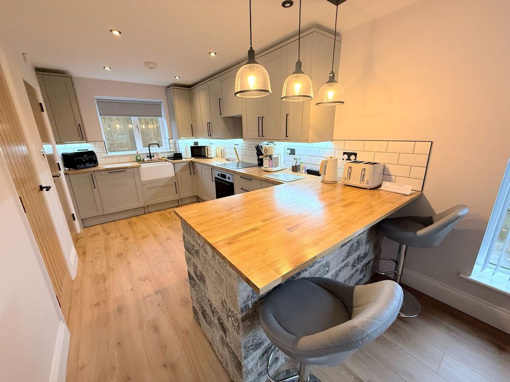 Property photo 2 of 30