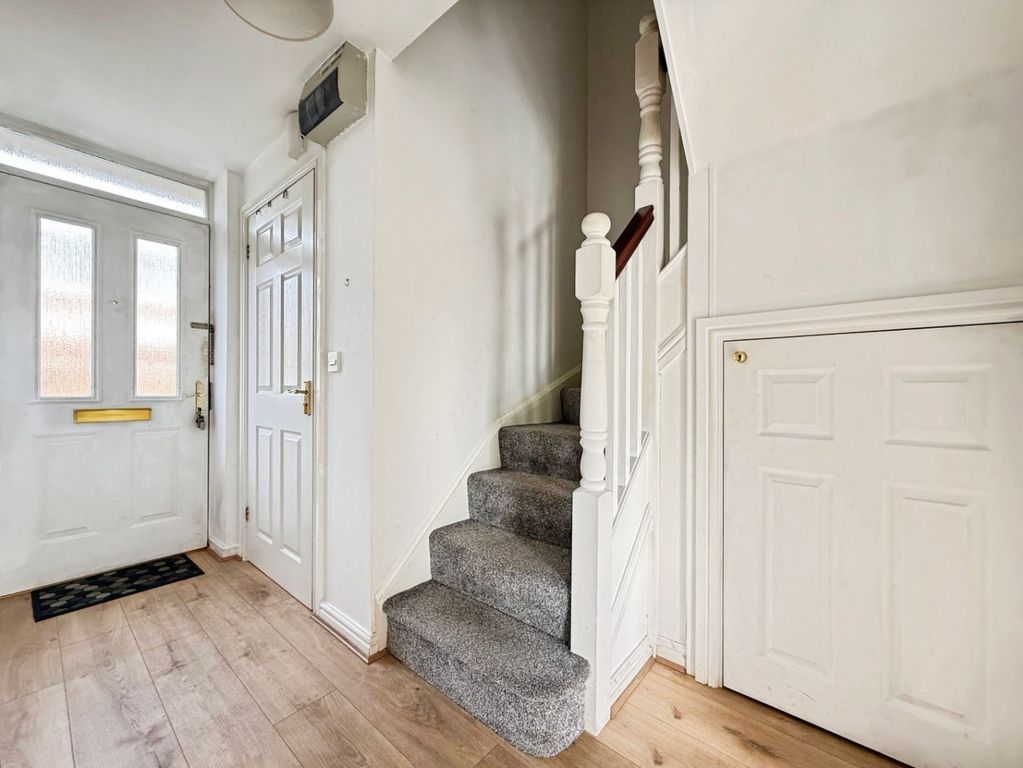 Property photo 3 of 21 4823297