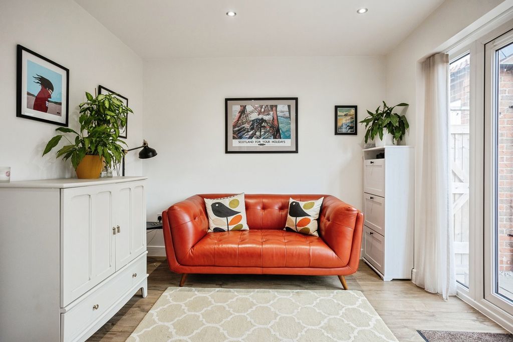 Property photo 3 of 25 Pbox-Img.Jpg