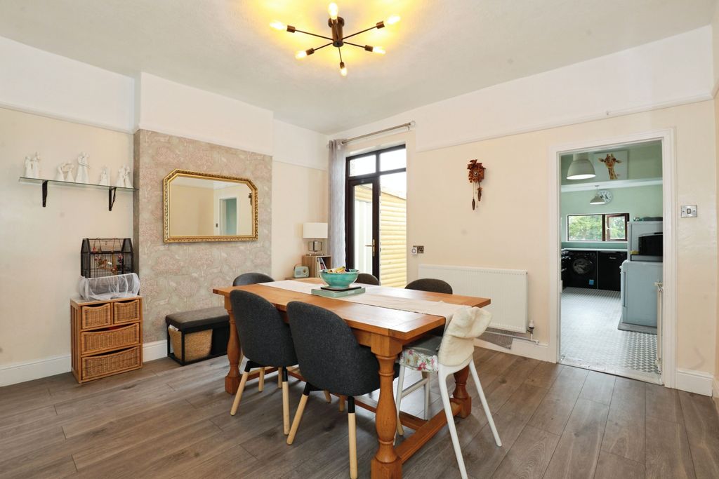 Property photo 3 of 20 Dining Room