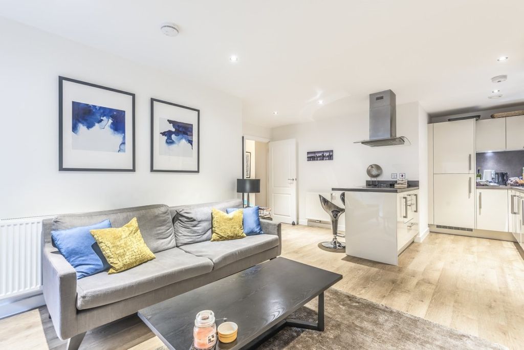 Property photo 1 of 8 452730 (2)
