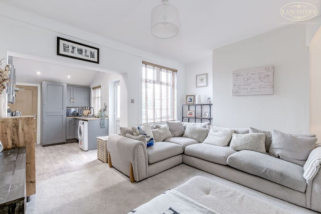Property photo 1 of 18 Reception Room 1
