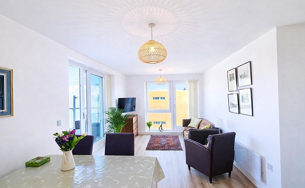 Property photo 3 of 14 2