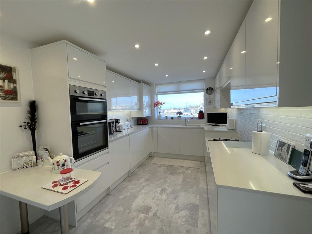 Property photo 3 of 12 Kitchen.Jpeg