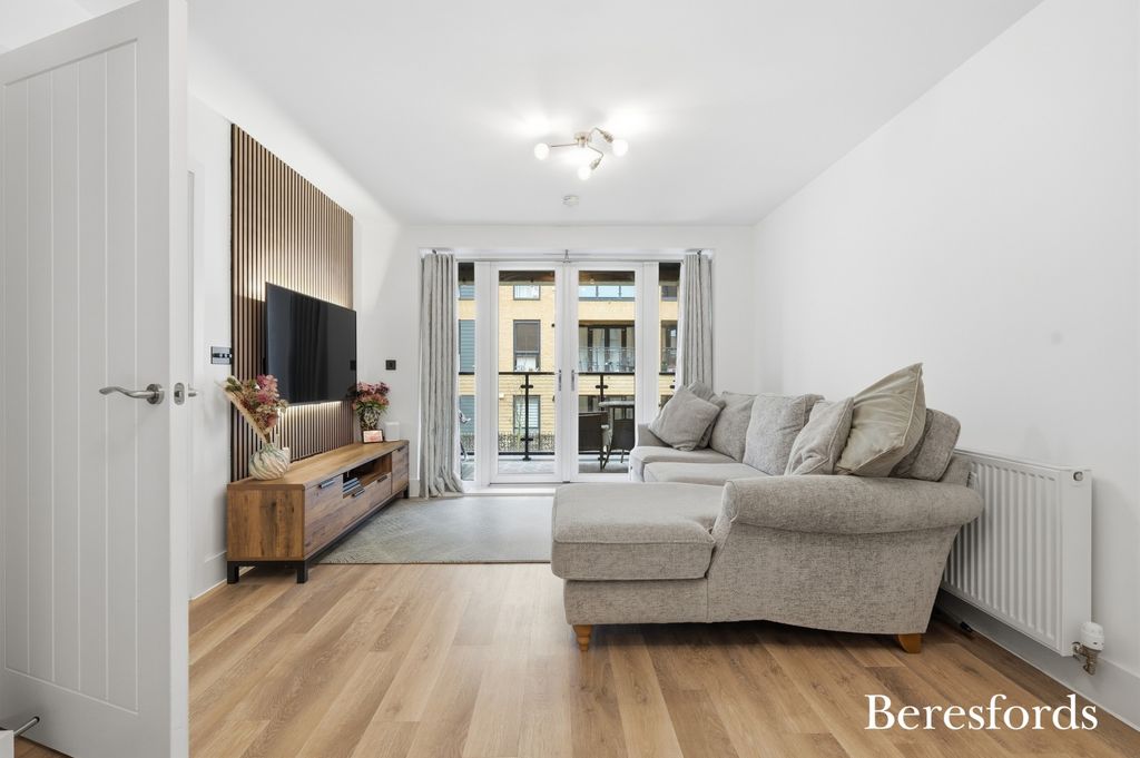 Property photo 3 of 23 Picture No. 21