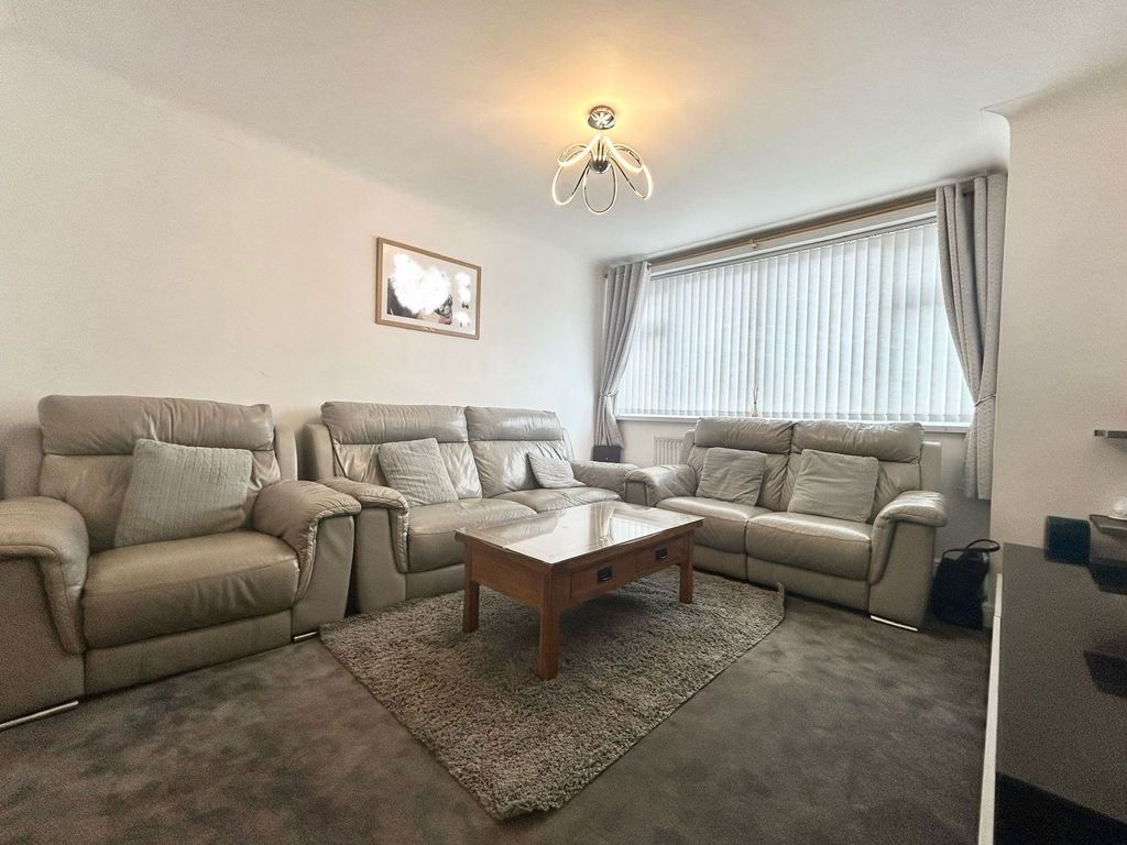 Property photo 3 of 33