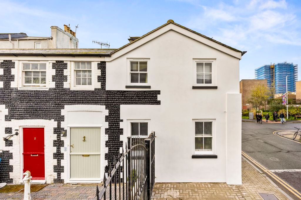 Property photo 1 of 11 Photo 2