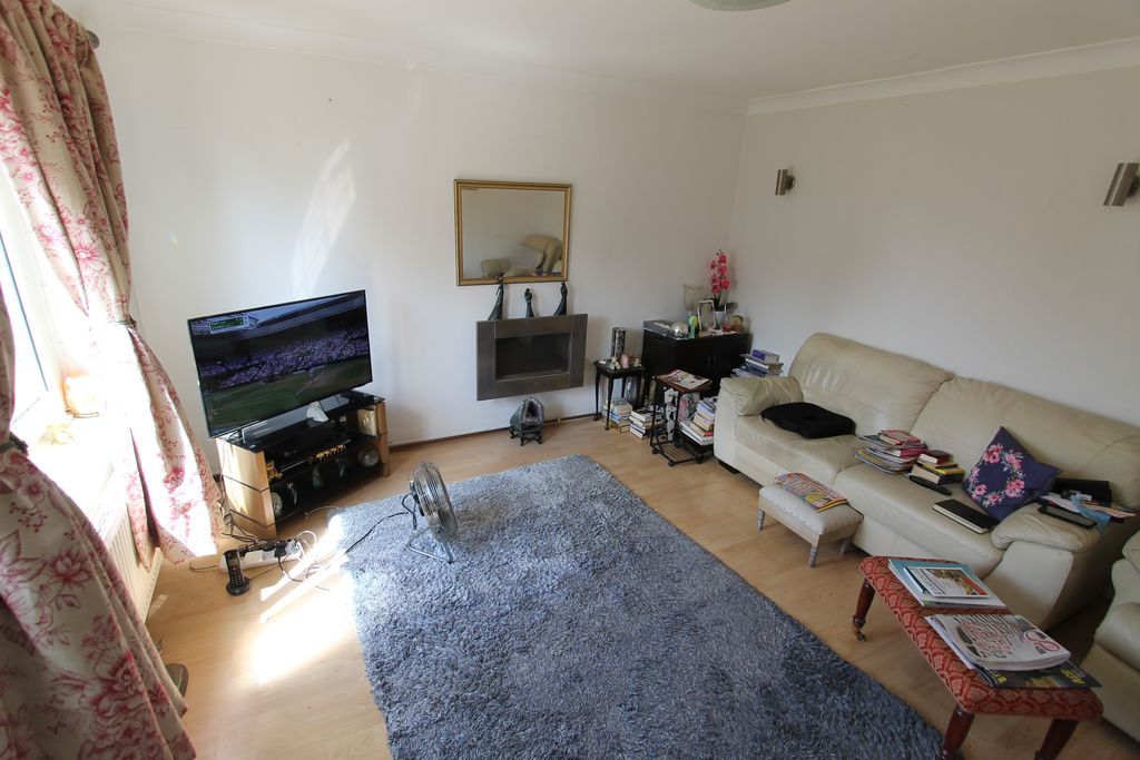 Property photo 2 of 10 Photo 11