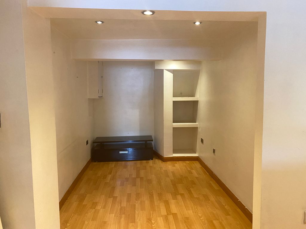 Property photo 2 of 3