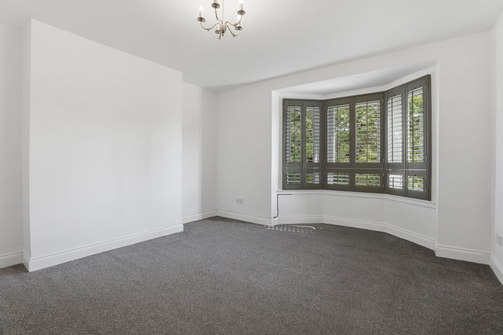 Property photo 2 of 30