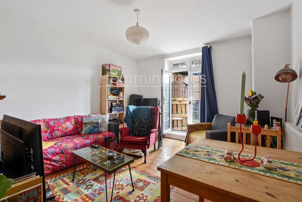 Property photo 3 of 13 10-B30Fgchmf - 26 Samford House - Reception - Orig