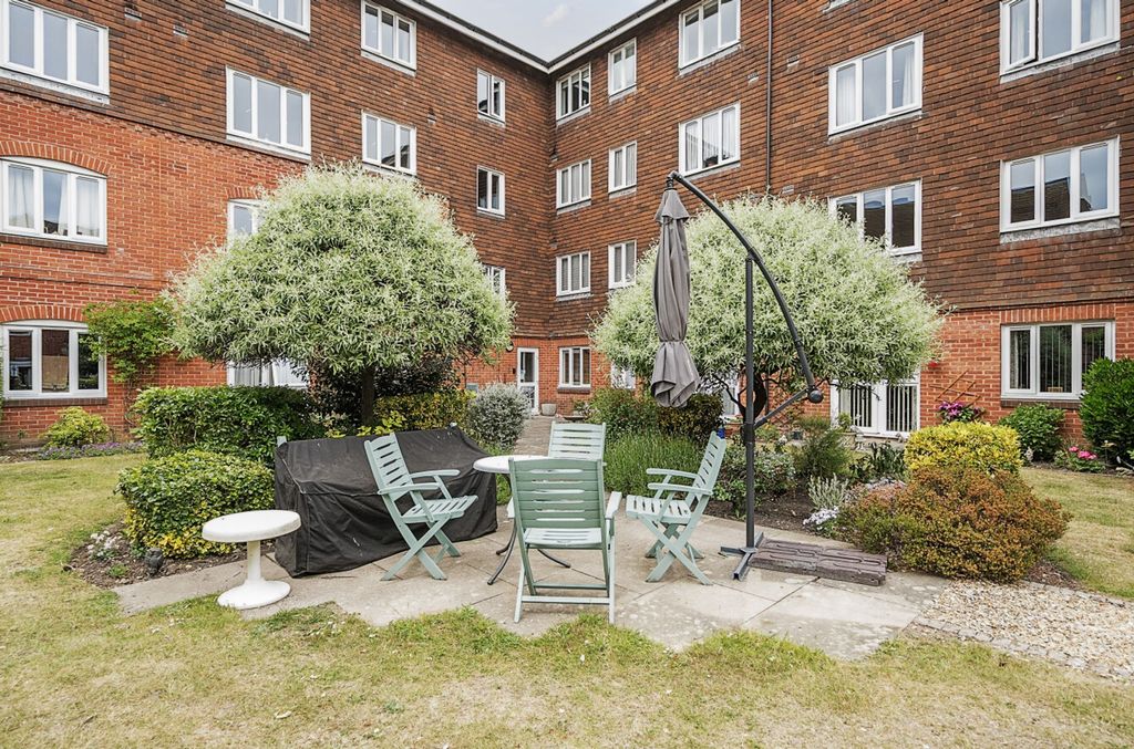 Property photo 2 of 16