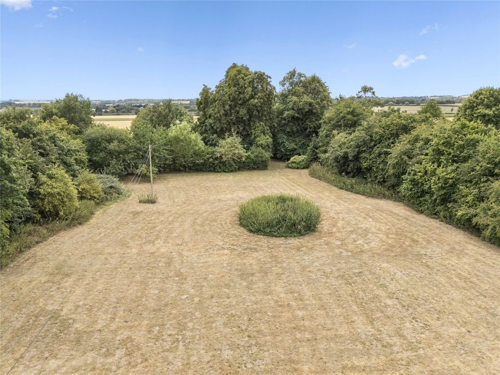 Property photo 3 of 22 Picture No. 04