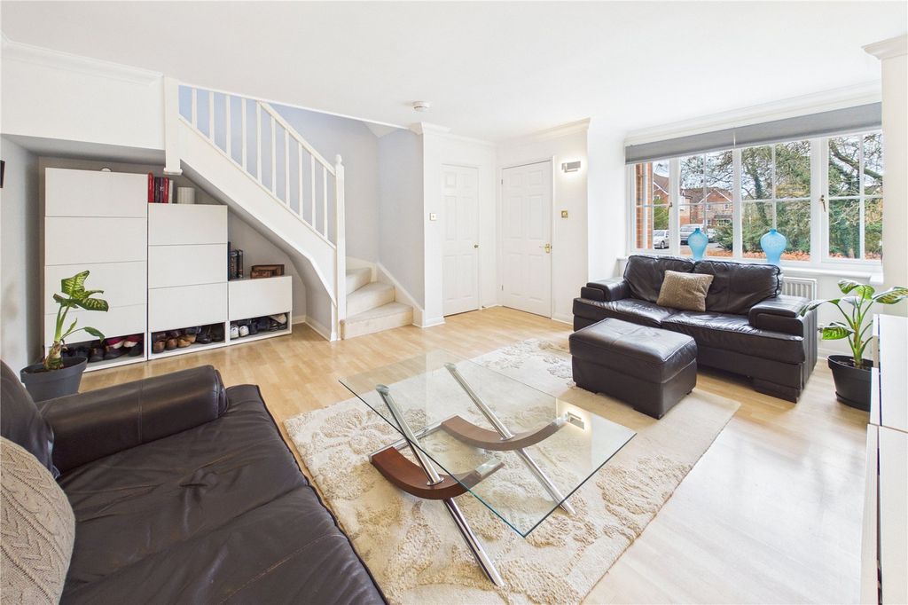 Property photo 2 of 21 Living Room