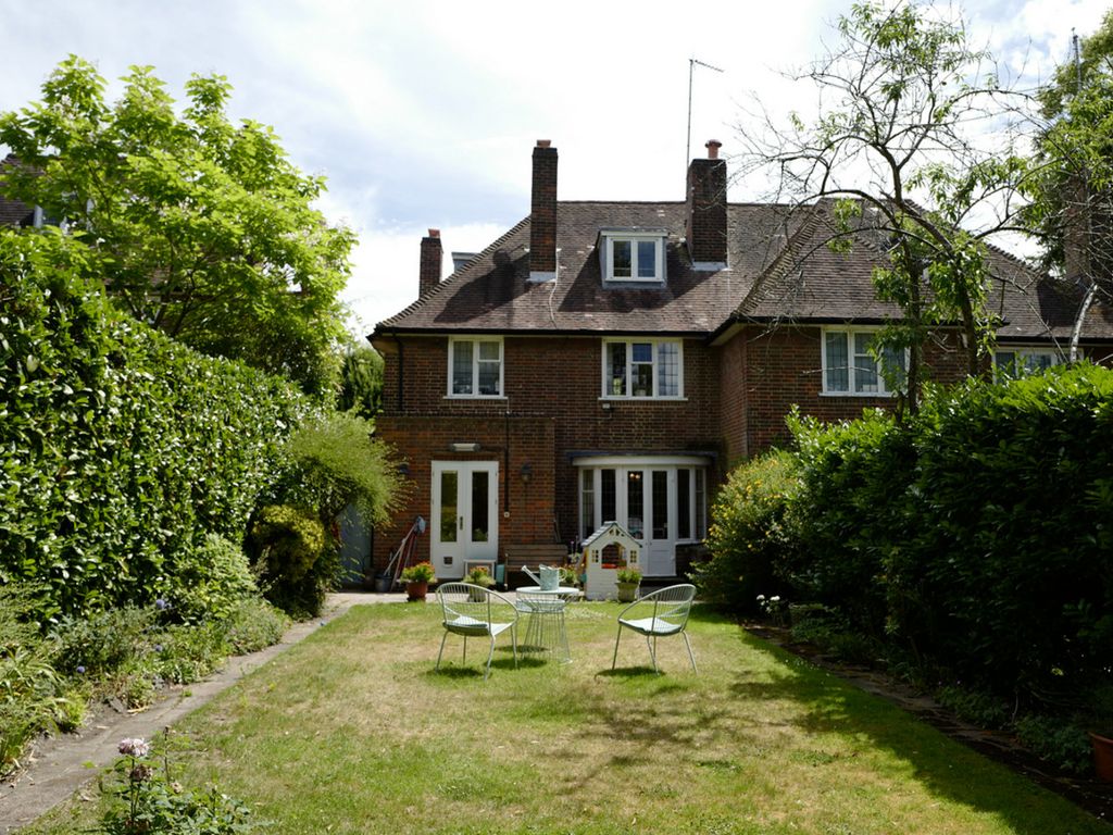 Property photo 2 of 9