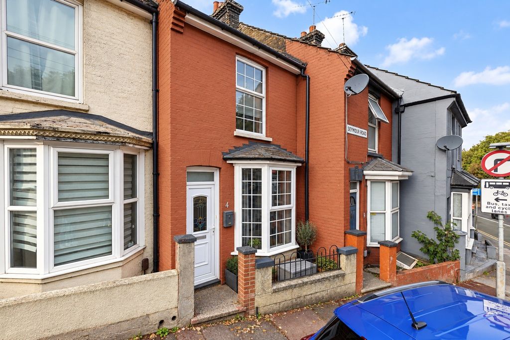 Property photo 1 of 10 Seymour Road, Chatham