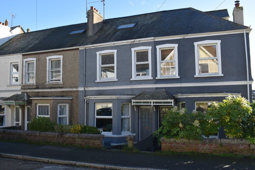 Property photo 3 of 13