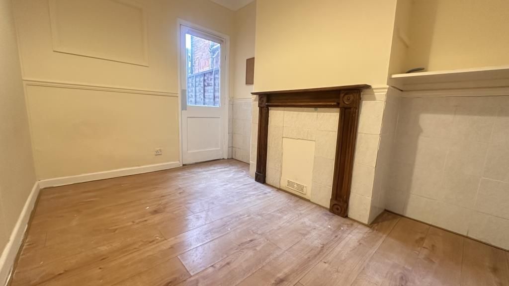 Property photo 3 of 10 Dining Room