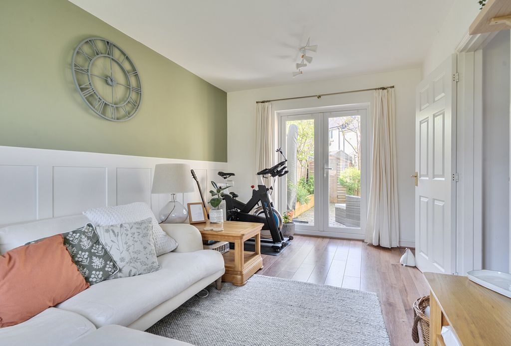 Property photo 3 of 16 1448564-21-69E899...