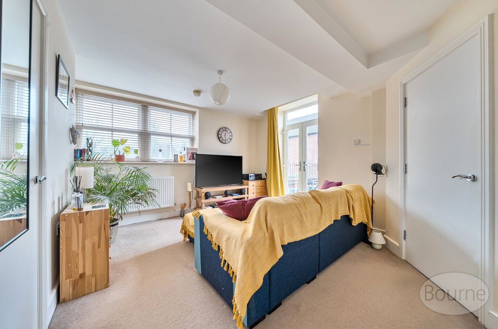 Additional image 15 of 2 bed flat for saleStation Road, Liphook, Hampshire GU30
