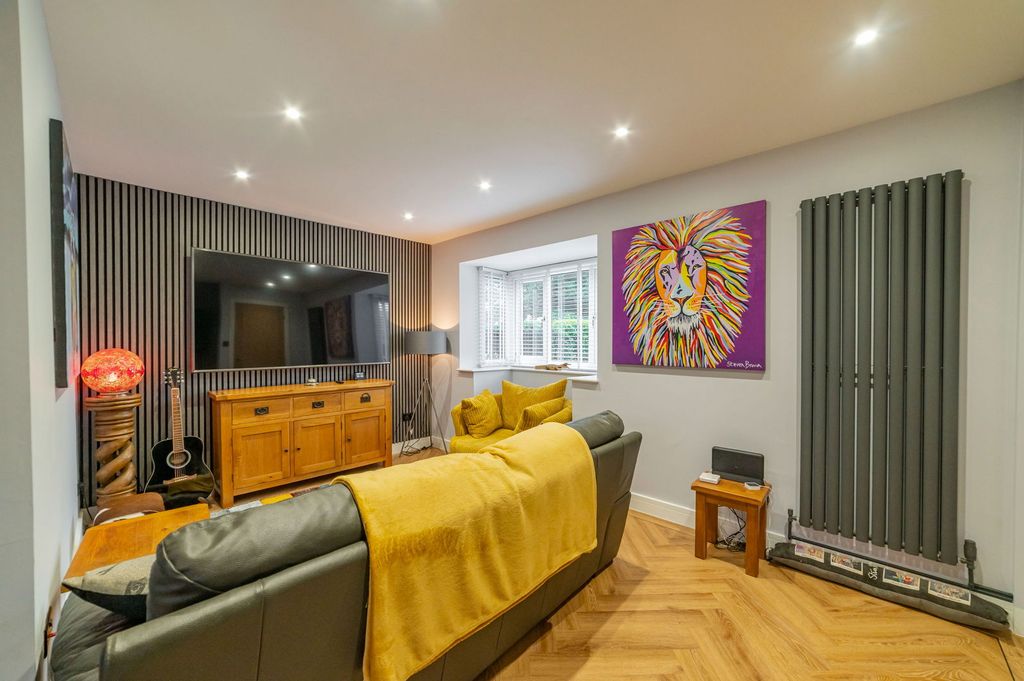 Property photo 3 of 26