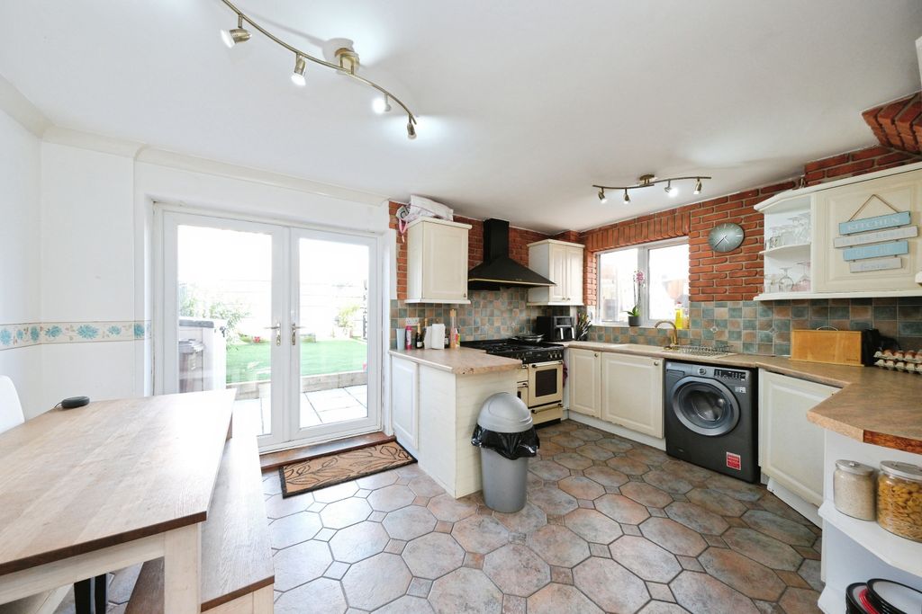 Property photo 2 of 20 Dscf9591