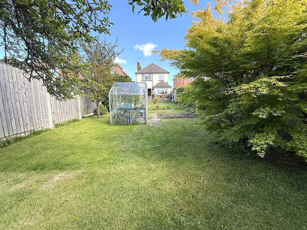 Property photo 2 of 28