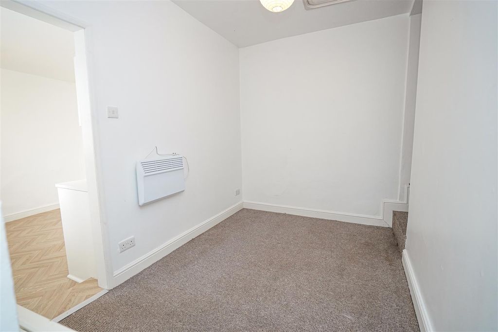 Additional image 5 of 1 bed flat for saleMarket Street, Appledore EX39