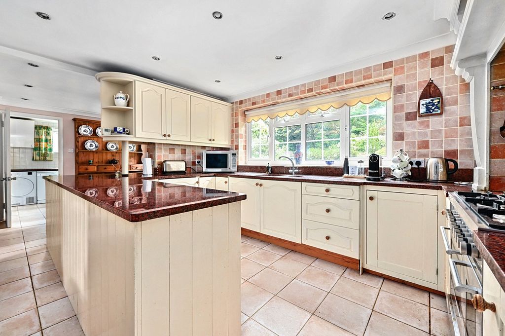 Property photo 3 of 16 Picture No. 11