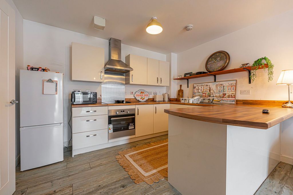 Additional image 4 of 2 bed flat for saleBaroque Court, The Serlio NP19