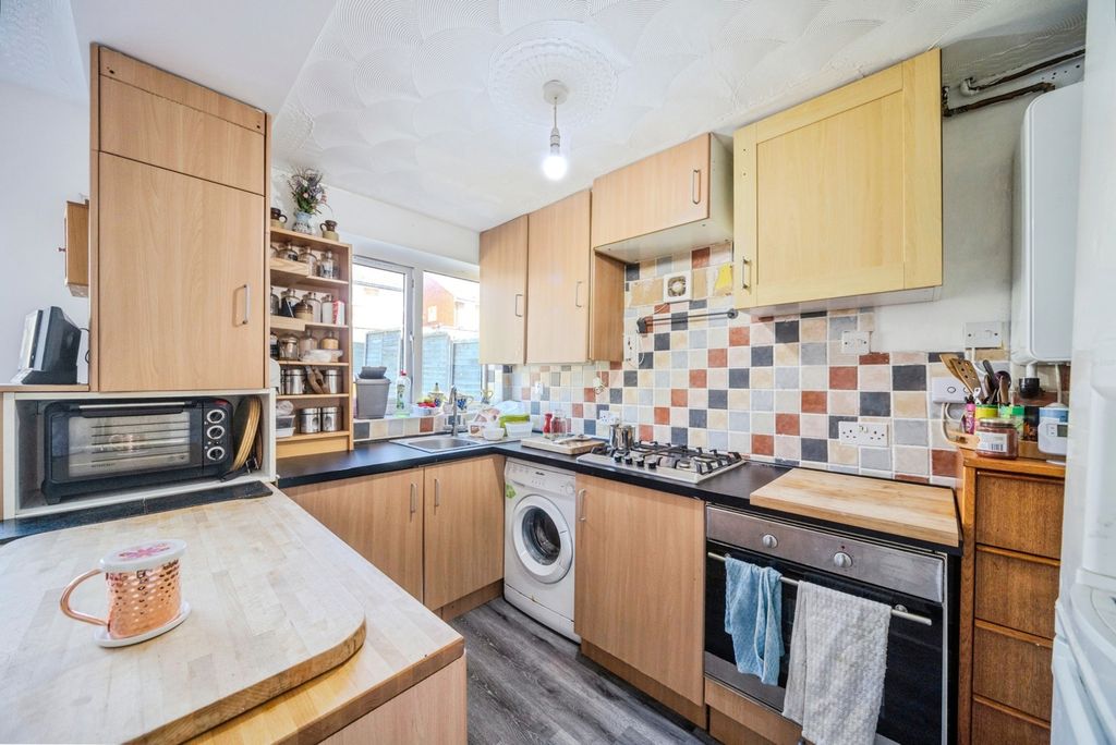 Property photo 3 of 20 Pbox-Img.Jpg