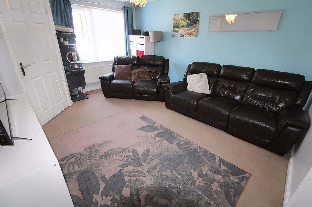Property photo 2 of 14 Lounge