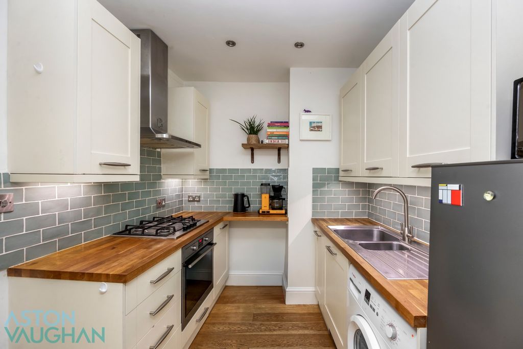 Property photo 2 of 10 5065311