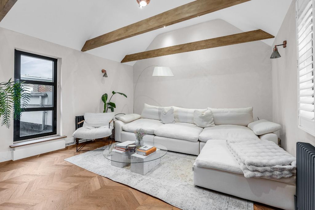 Property photo 3 of 32 Internal-13.Jpg