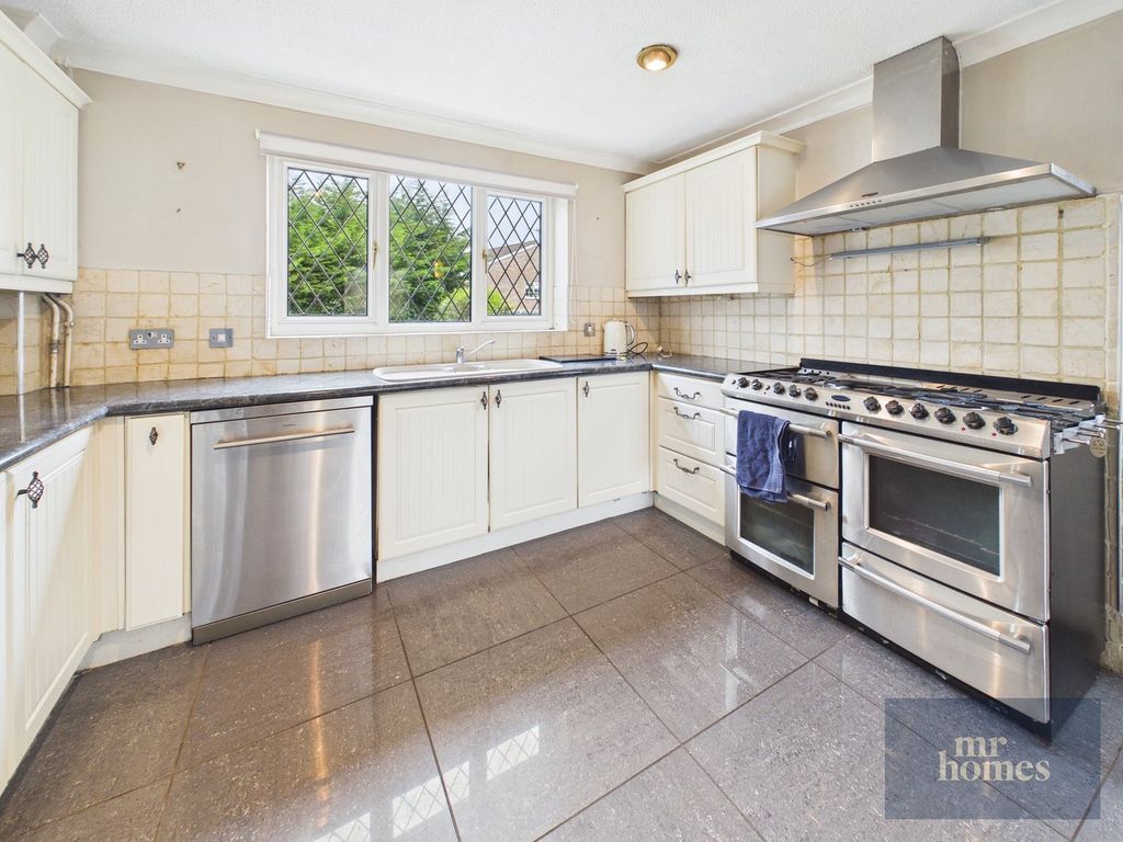 Property photo 2 of 35