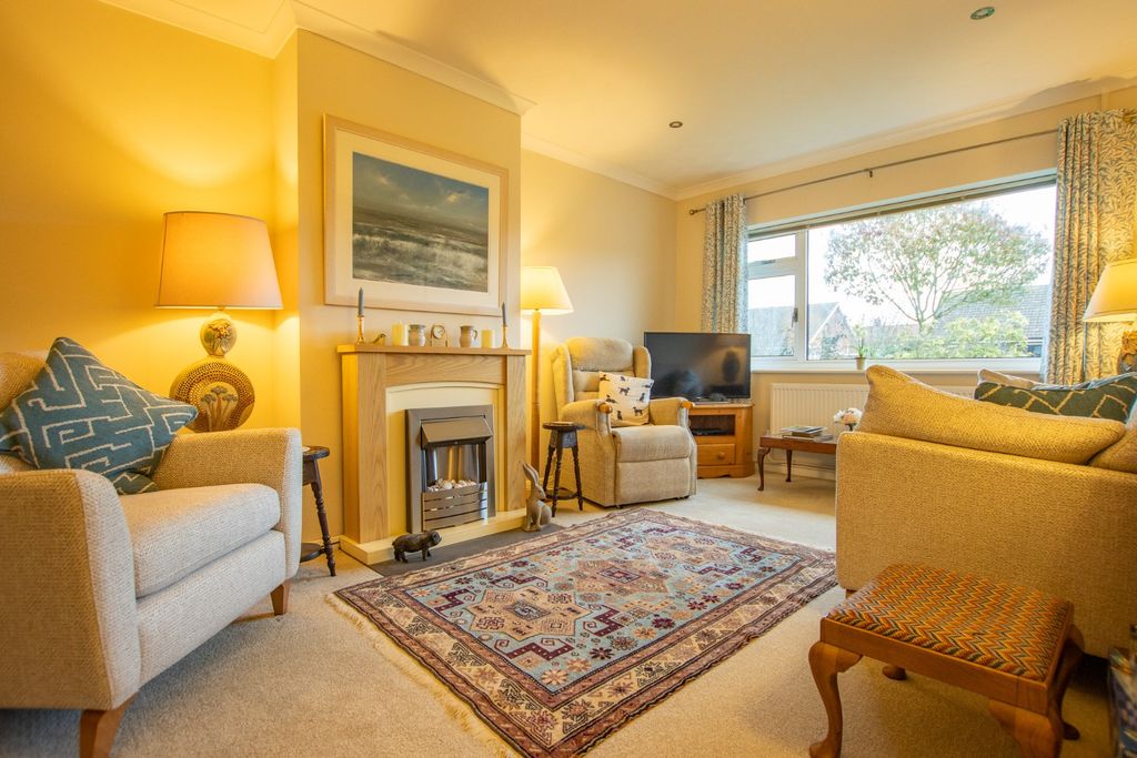 Property photo 3 of 21 4824595