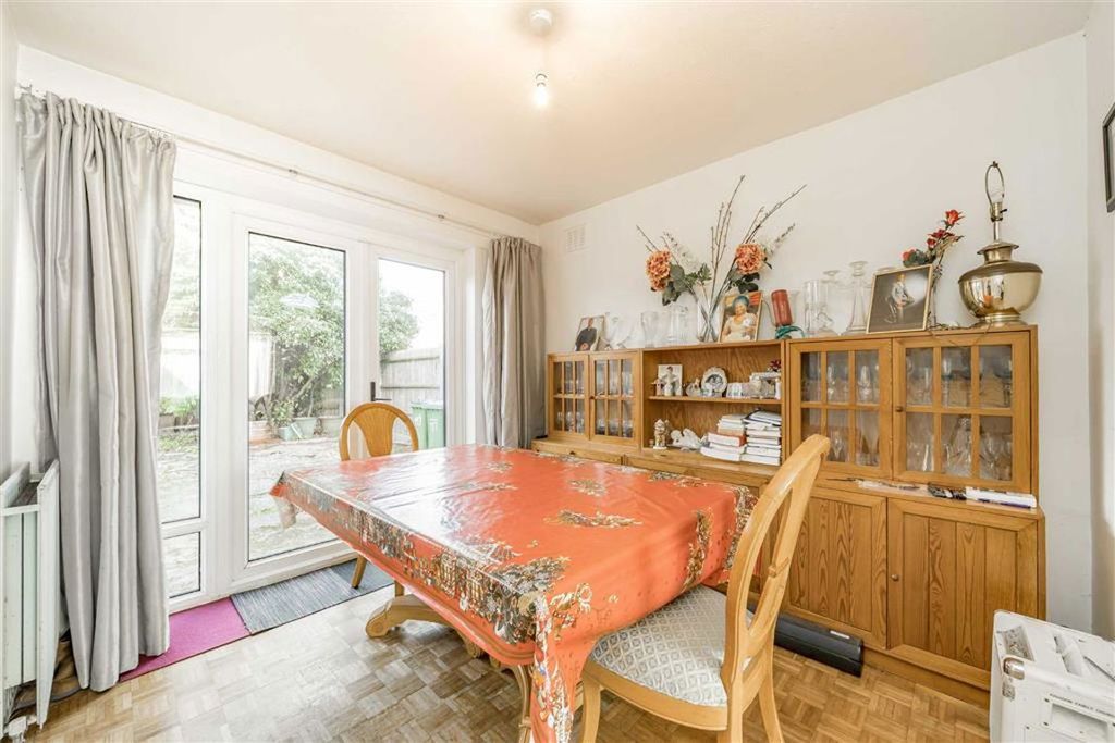 Property photo 3 of 7