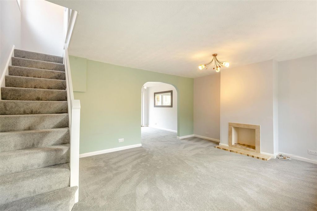 Property photo 2 of 16 8524467-Interior01.Jpg
